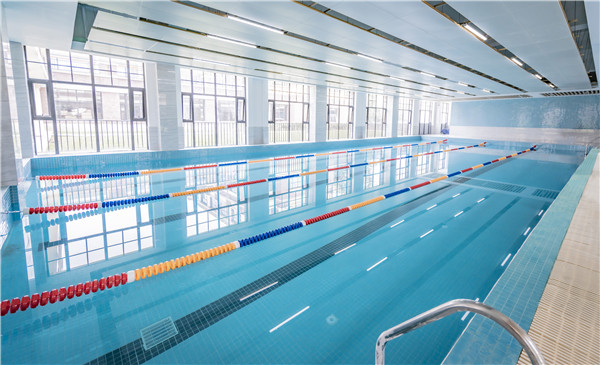 游泳池.jpg