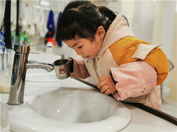 空港第五幼儿园:一日生活皆课程,自主进餐学问多