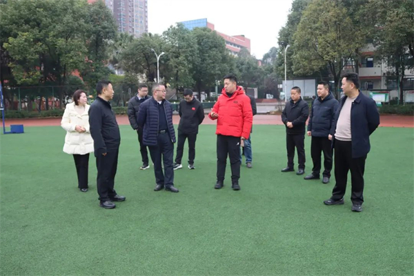 眉山市教育和体育局局长赵强到仁寿县华兴中学调研指导