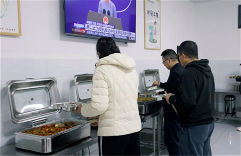 中小学校家长陪餐全面推行！