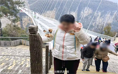 残障女孩被穿村火车撞致身亡