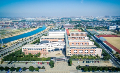学生饮用水被曝偏黄异味重，当地回应