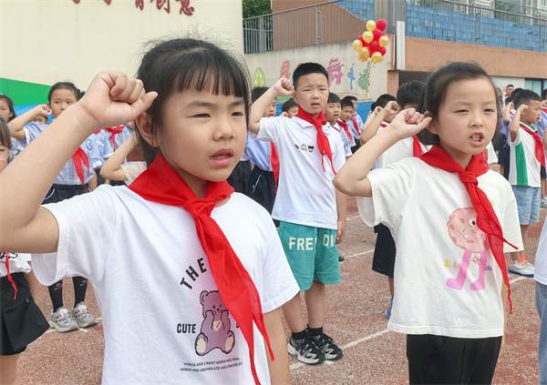 星火启新程，黄水小学学子光荣入队！