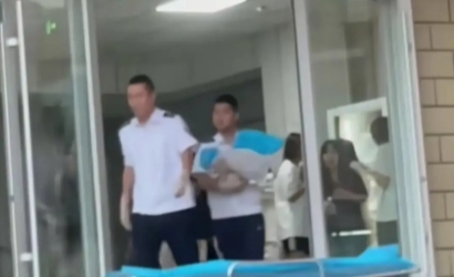 大二女生在宿舍分娩，校方回应：管理有缺陷