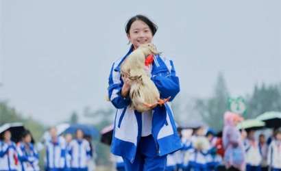 四川首个中小学秋假催生旅游潮 亲子研学成热门
