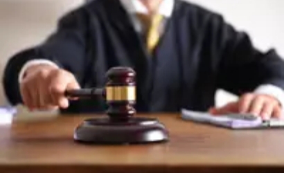 广西百色教师性侵学生案将开庭，亲属称受害者因此抑郁自杀