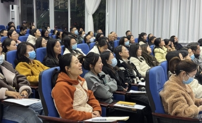 奶奶碘伏擦拭2个月宝宝马牙致高烧