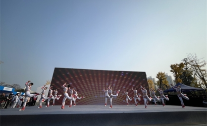 名为“选秀试戏”实则收割家长，“儿童造星”灰色链条该斩