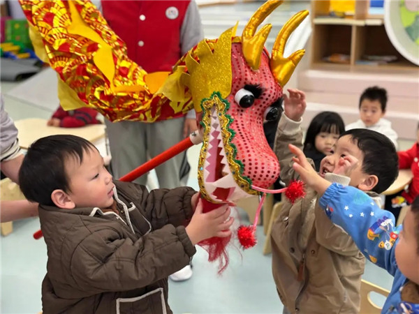 汤圆甜、锣鼓喧……咿薇教育萌娃花式庆元宵！
