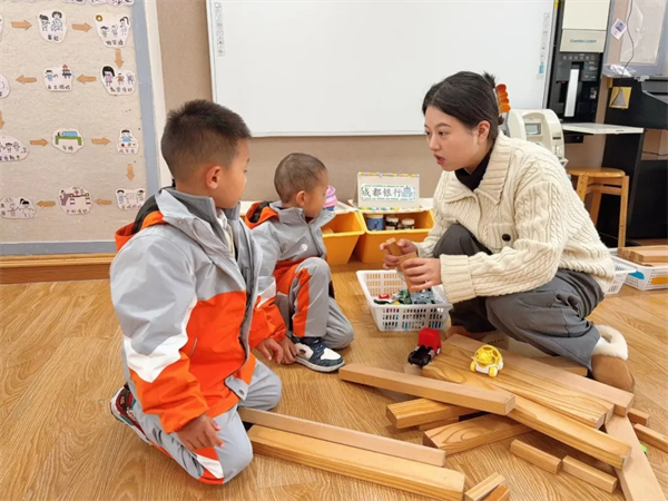 从兴趣萌芽到深度探索，武侯十三幼萌娃在建构游戏中收获多元成长