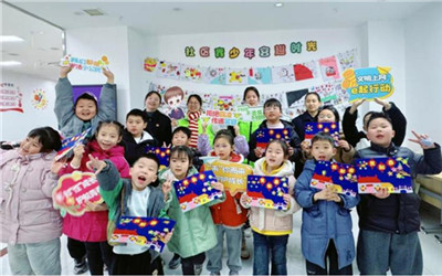 巴州区“社区青少年宫”擦亮全龄友好幸福底色