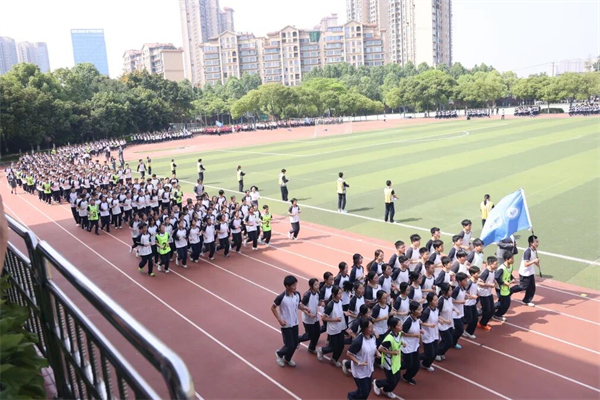 点亮成长之路，三原外国语学校家校携手共话教育良策