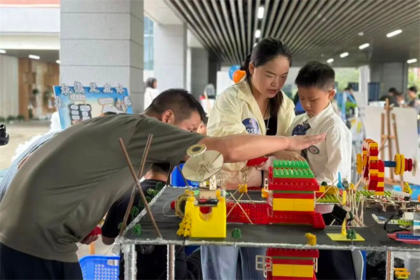创意筑梦未来 西航港常乐幼儿园两组家庭亮相区级赛事