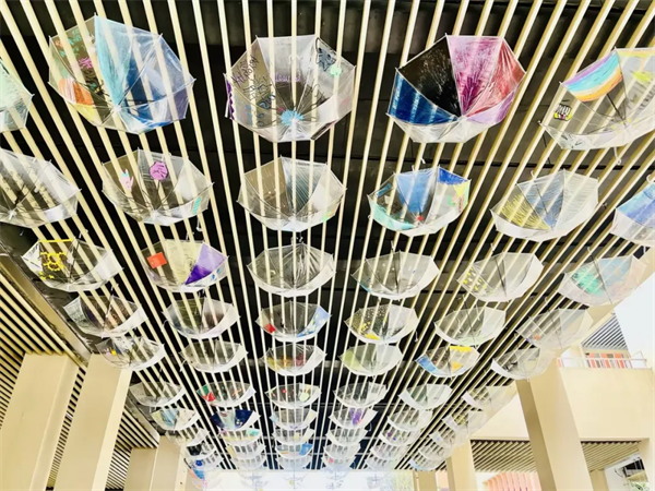 艺韵传承，双流中学附属初中七年级学子伞上“整活”玩出圈